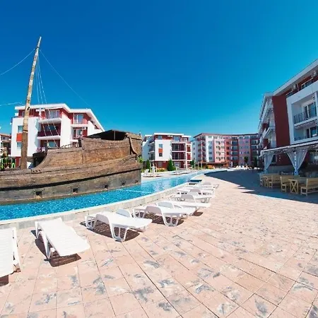 Privelidge Big Pool And Sea First Floor Lejlighed