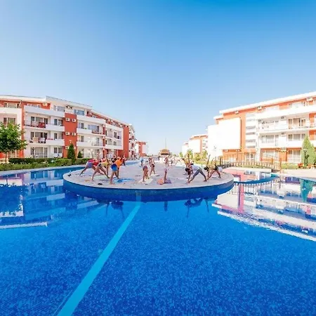 Privelidge Big Pool And Sea First Floor Apartman *