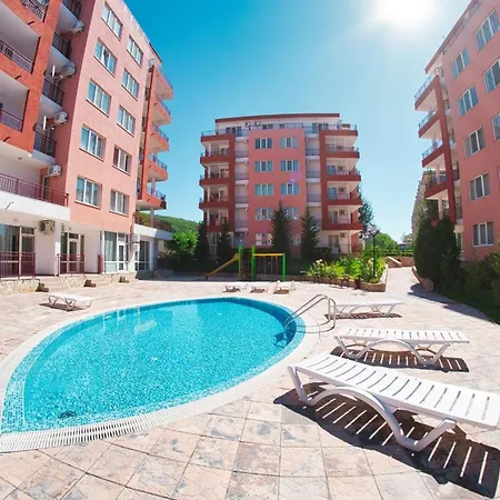 Privelidge Big Pool And Sea First Floor Elenite